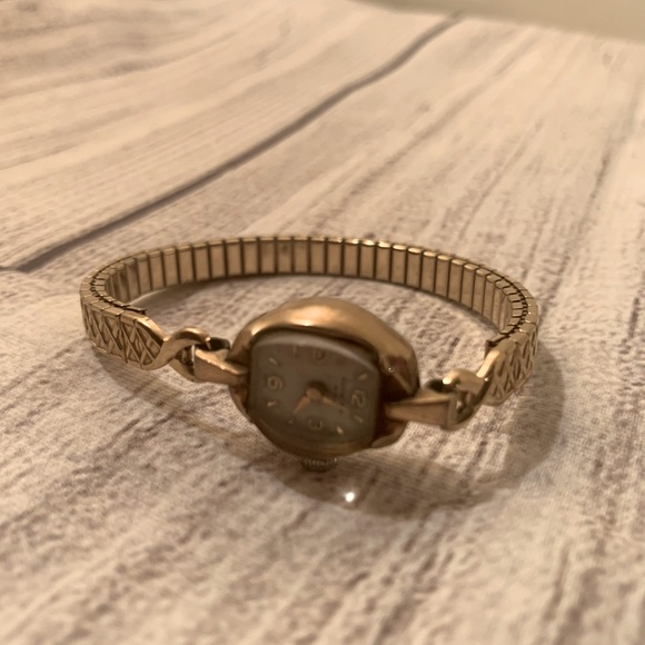 Vintage Wadsworth AVIA Good Watch - Picture 2 of 5